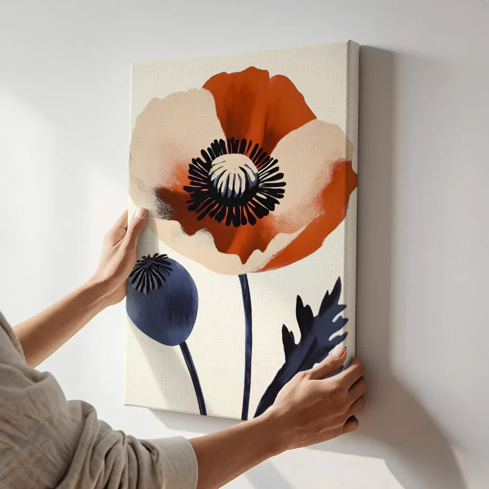 Sfeerimpressie: Rode klaproos met blauwe zaaddoos terwijl het aan de muur wordt gehangen