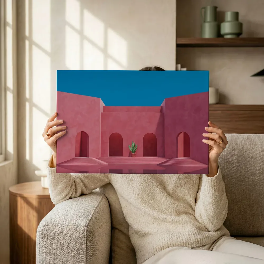 Sfeerimpressie: Roze droompaleis met blauwe lucht terwijl het omhoog wordt gehouden