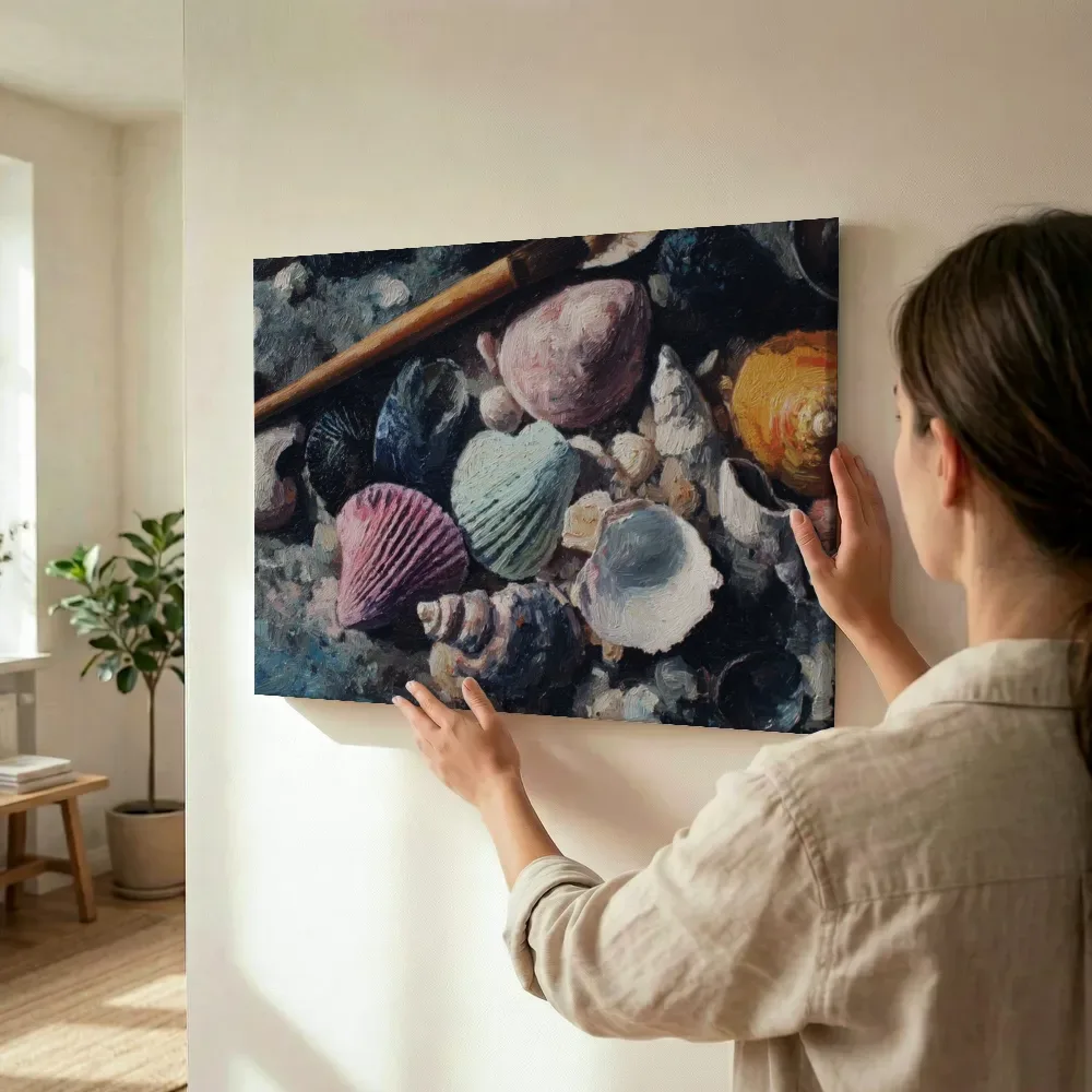 Sfeerimpressie: Schelpen in schaduwrijk atelier terwijl het wordt opgehangen