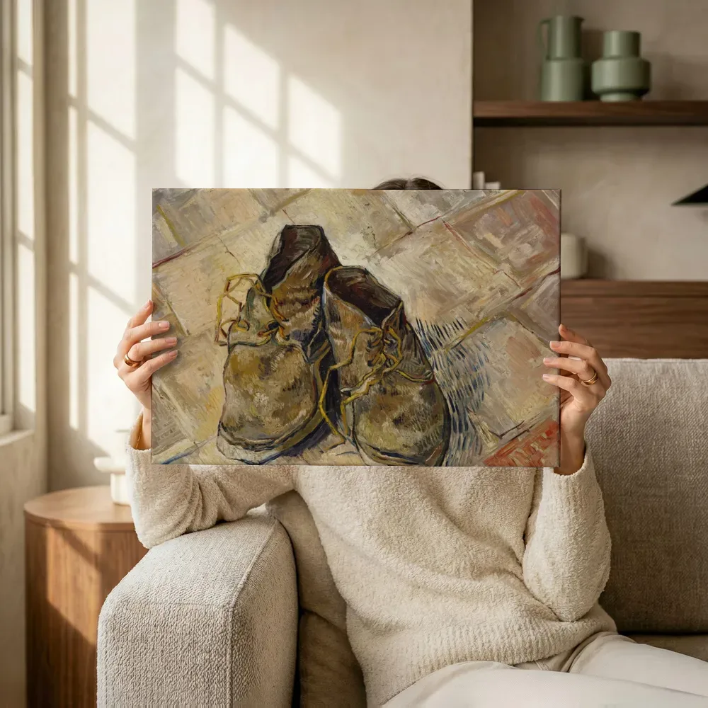 Sfeerimpressie: Shoes van Vincent van Gogh terwijl het omhoog wordt gehouden