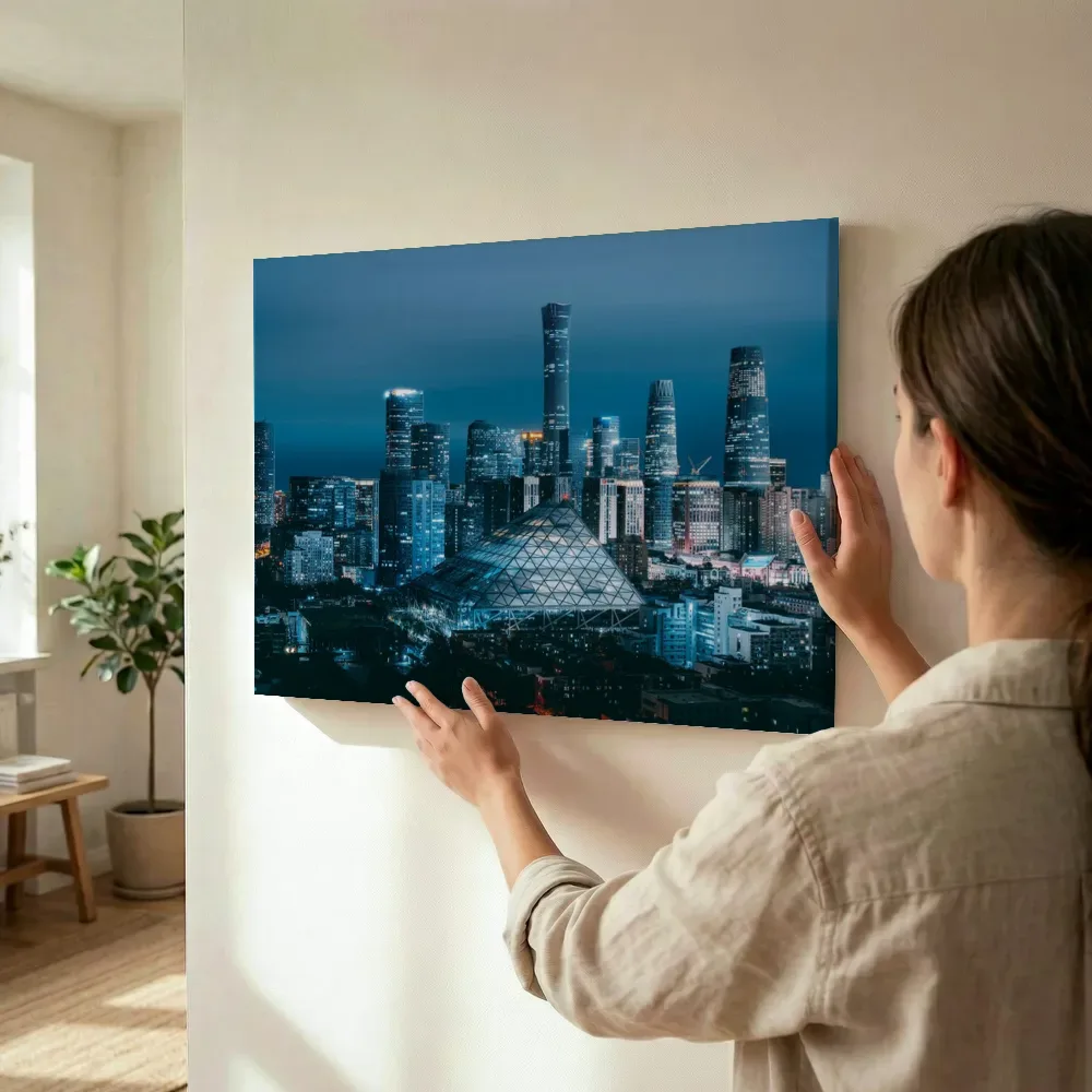 Sfeerimpressie: Skyline van beijing bij nacht terwijl het wordt opgehangen