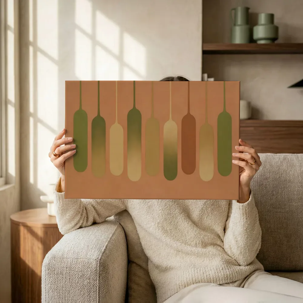 Sfeerimpressie: Smeltende kolommen Textured Minimalism in olijfgroen 2 terwijl het omhoog wordt gehouden