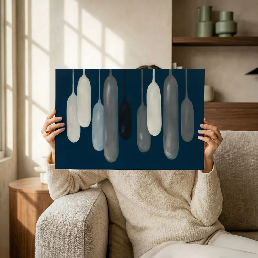 Sfeerimpressie: Smeltende kolommen Textured Minimalism in steengrijs terwijl het omhoog wordt gehouden