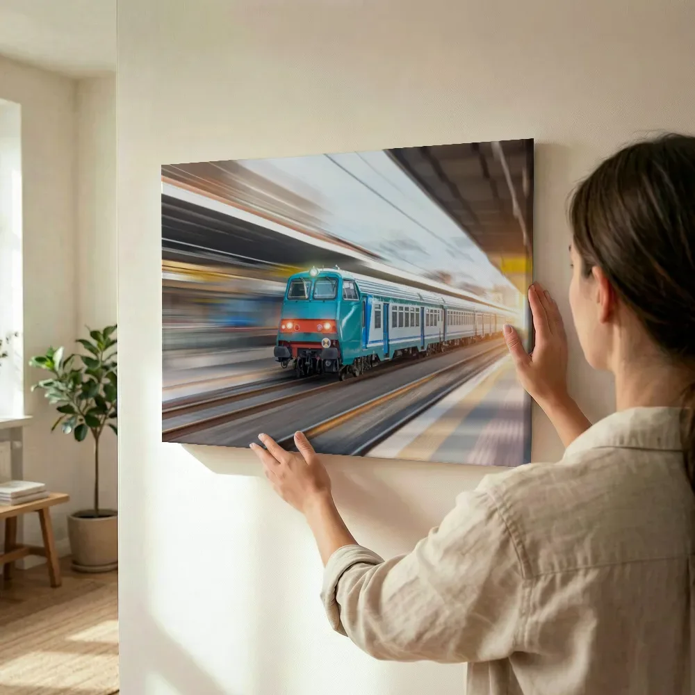 Sfeerimpressie: Sneltrein in beweging op het station terwijl het wordt opgehangen