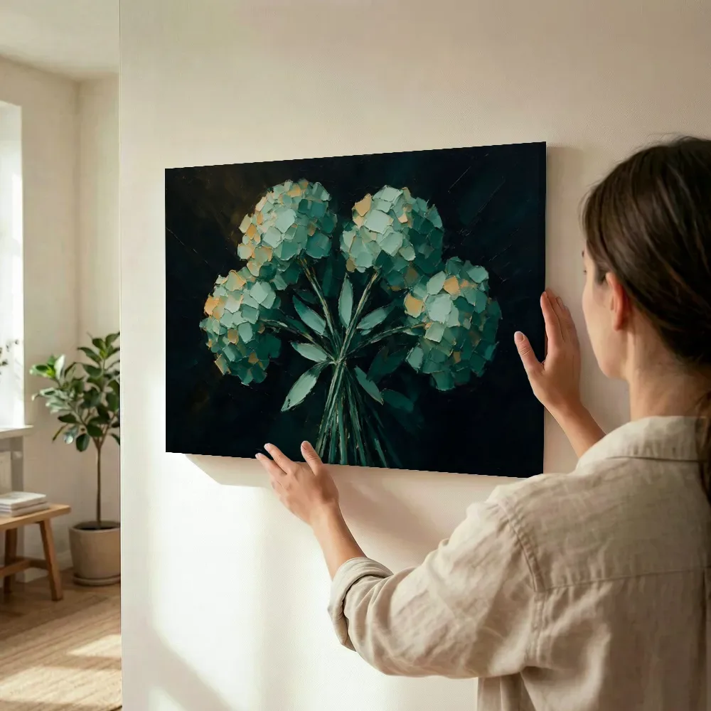 Sfeerimpressie: Snijbloem van dichtbij in zeegroen terwijl het wordt opgehangen
