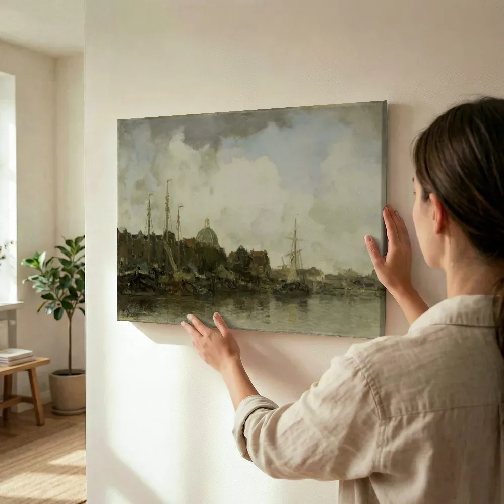 Sfeerimpressie: Stadsgezicht met koepelkerk van Jacob Maris terwijl het wordt opgehangen
