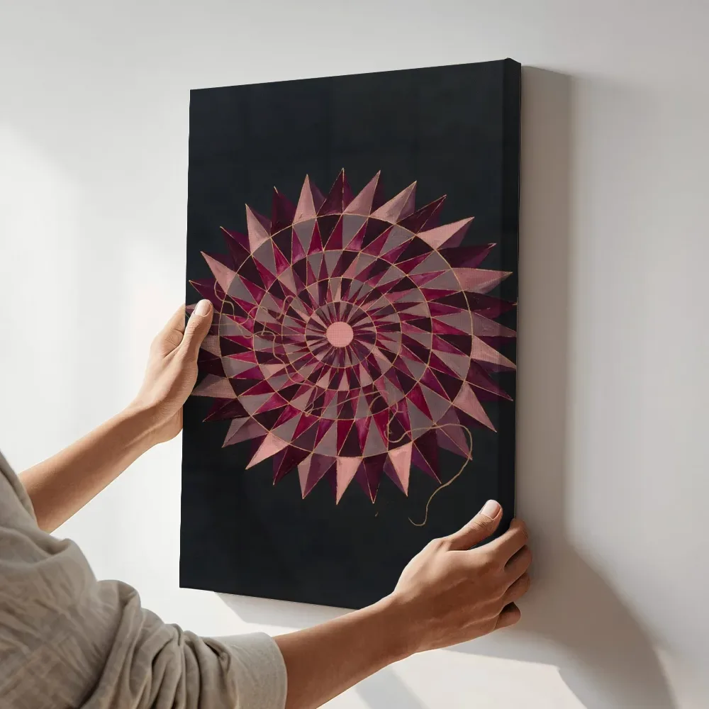 Sfeerimpressie: Sterburst-mandala Modern Bauhaus in magenta terwijl het aan de muur wordt gehangen