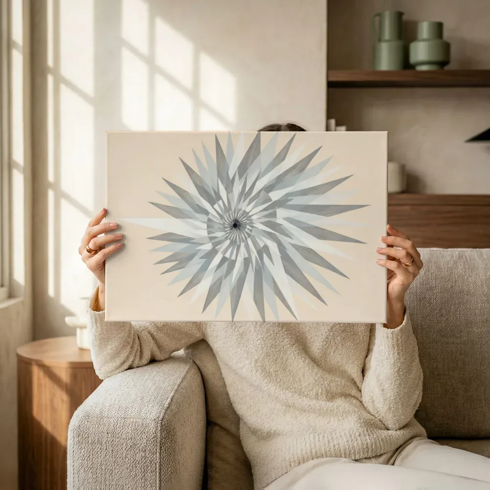 Sfeerimpressie: Sterburst-mandala Modern Bauhaus in steengrijs terwijl het omhoog wordt gehouden