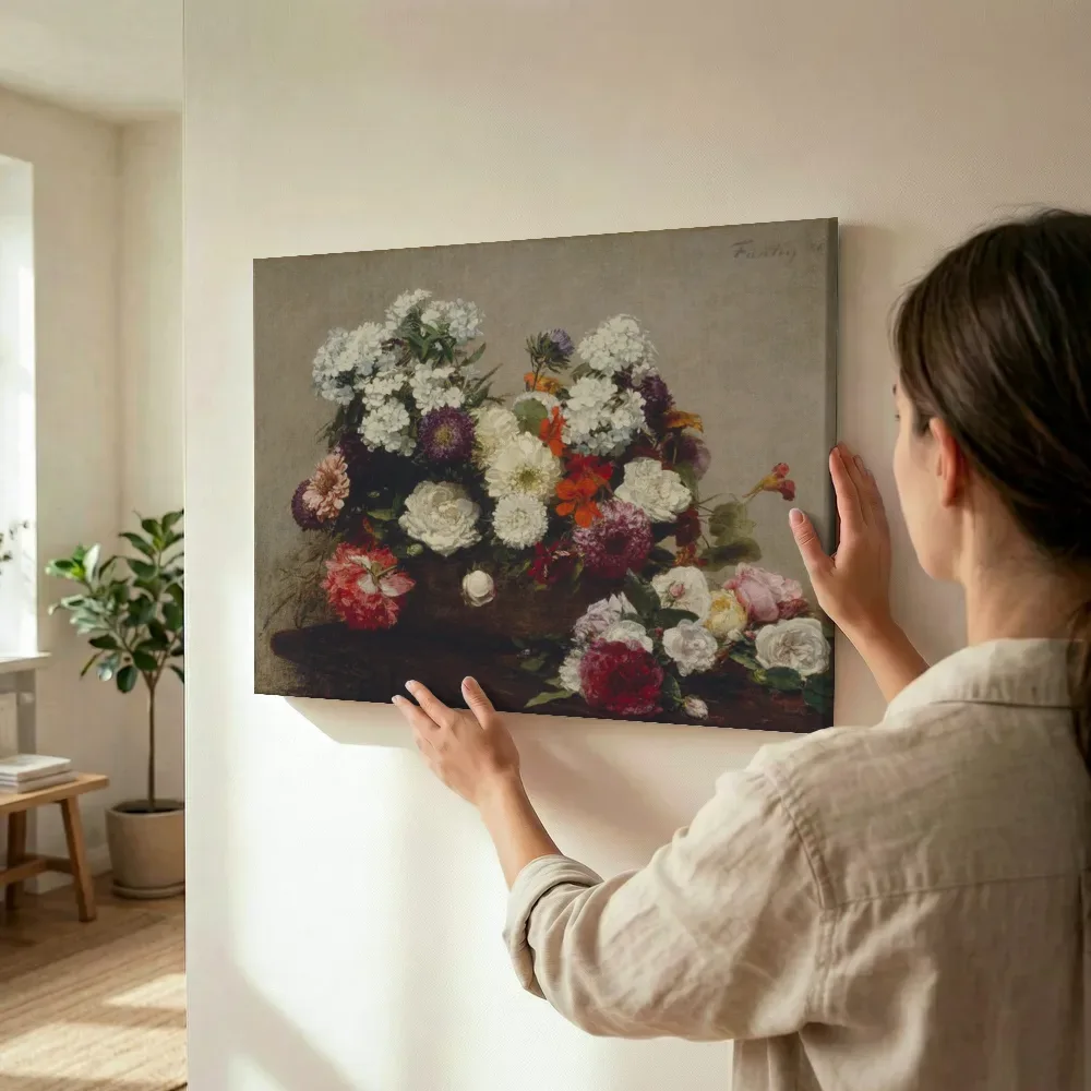 Sfeerimpressie: Stilleven met dahlia's van Henri Fantin-Latour terwijl het wordt opgehangen