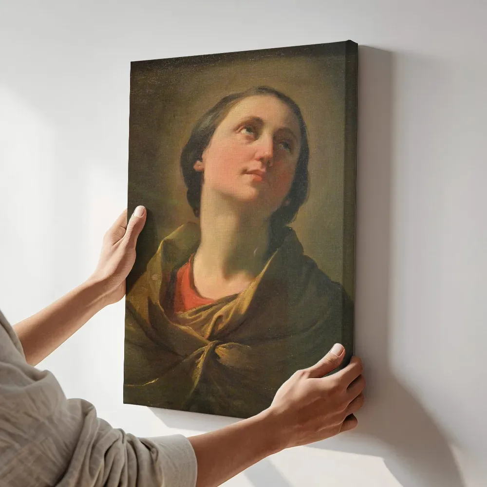 Sfeerimpressie: Studie van een jonge vrouw van Ubaldo Gandolfi terwijl het aan de muur wordt gehangen