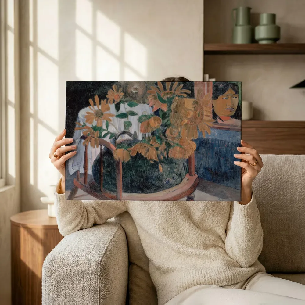Sfeerimpressie: Sunflowers van Paul Gauguin terwijl het omhoog wordt gehouden
