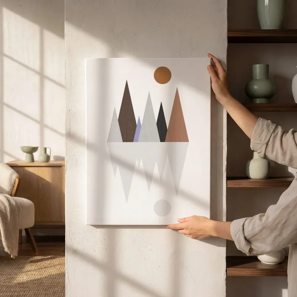 Sfeerimpressie: Symmetrische bergpieken met reflectie naast de kast