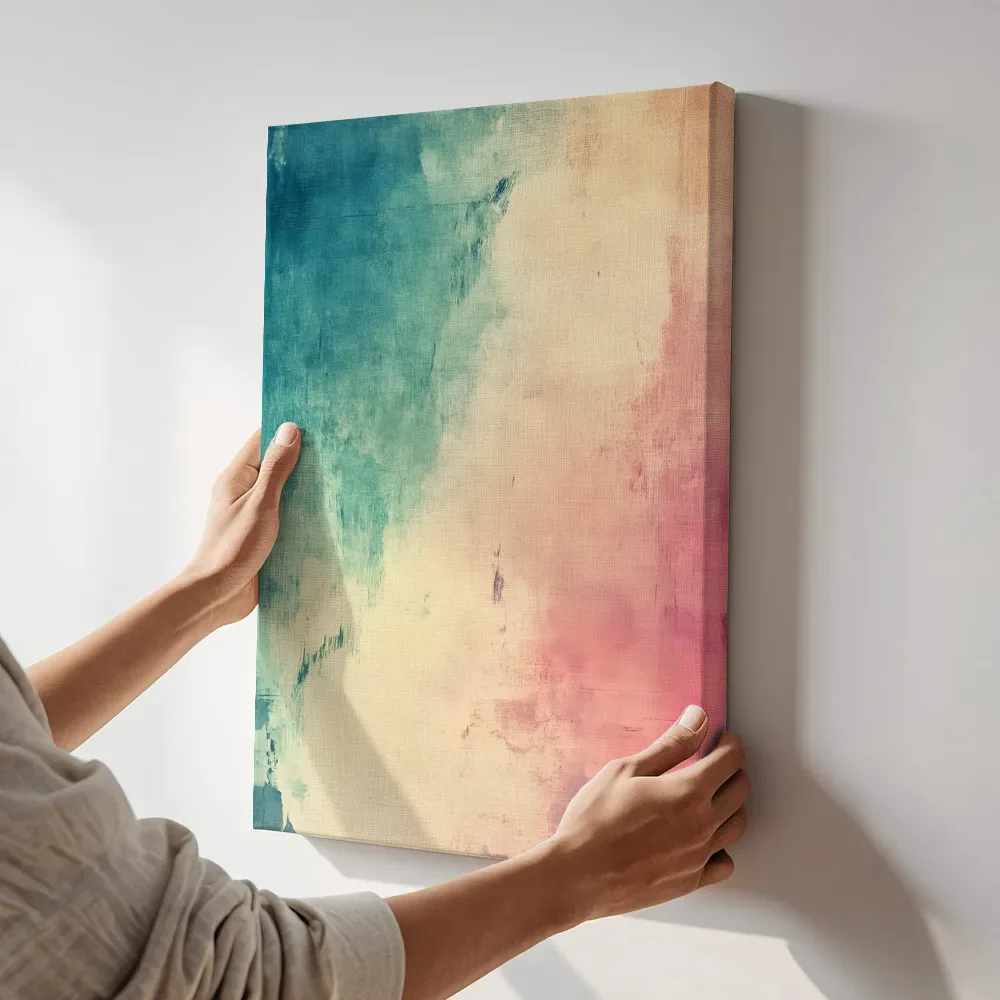Sfeerimpressie: Teal beige roze aquarel terwijl het aan de muur wordt gehangen
