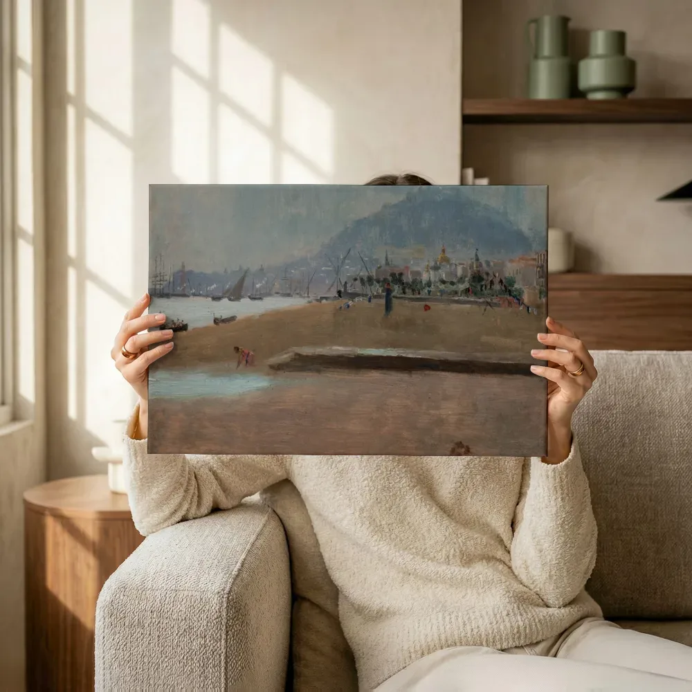 Sfeerimpressie: Het strand bij Marseille van James McNeill Whistler terwijl het omhoog wordt gehouden