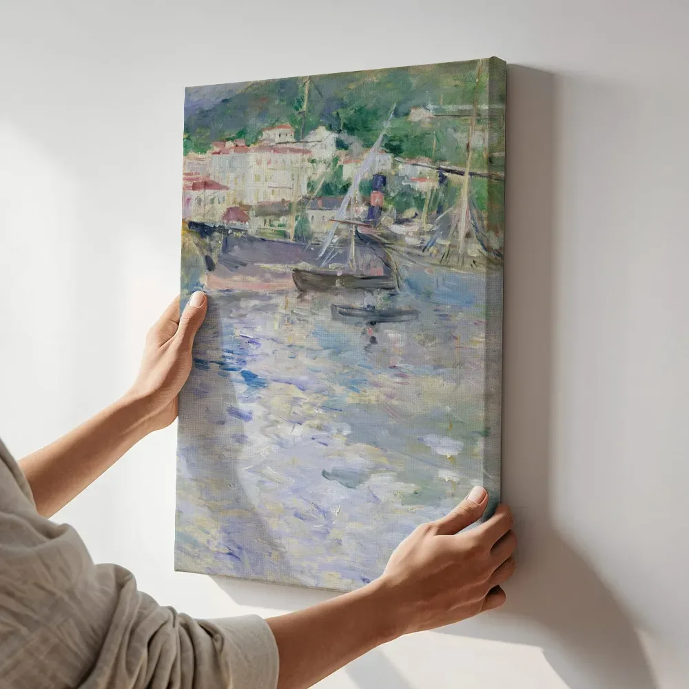 Sfeerimpressie: De haven van Nice van Berthe Morisot terwijl het aan de muur wordt gehangen