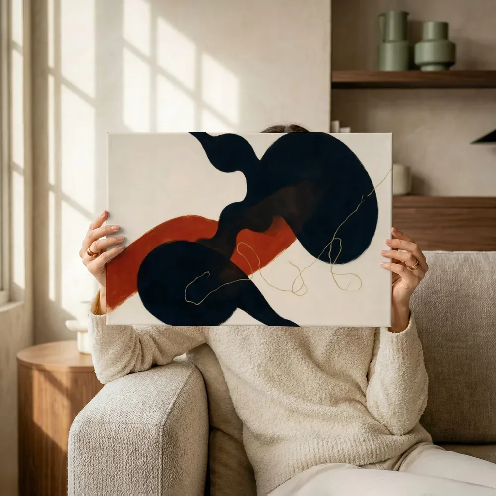 Sfeerimpressie: Transparante vlakken Organic Geometry in inktzwart terwijl het omhoog wordt gehouden