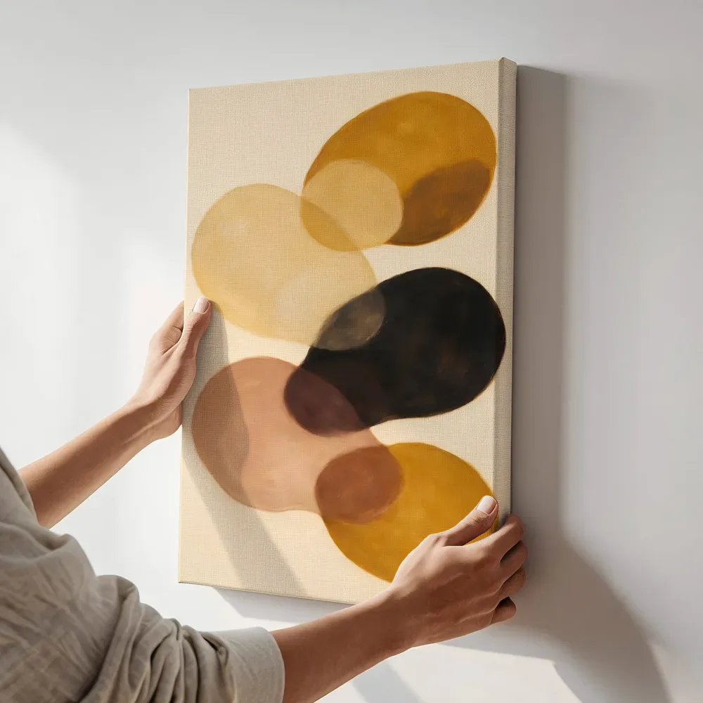 Sfeerimpressie: Transparante vlakken Organic Geometry terwijl het aan de muur wordt gehangen