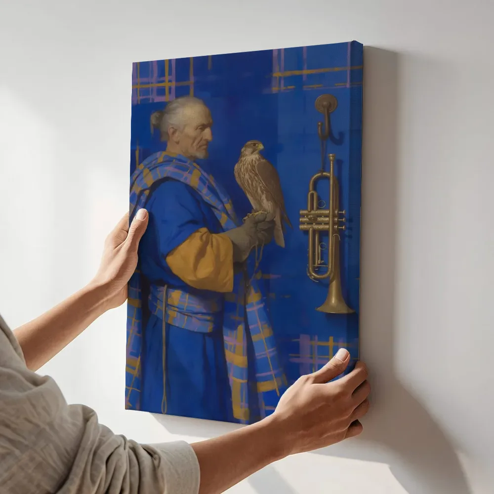 Sfeerimpressie: Trompet aan een haak in kobalt en saffraan terwijl het aan de muur wordt gehangen