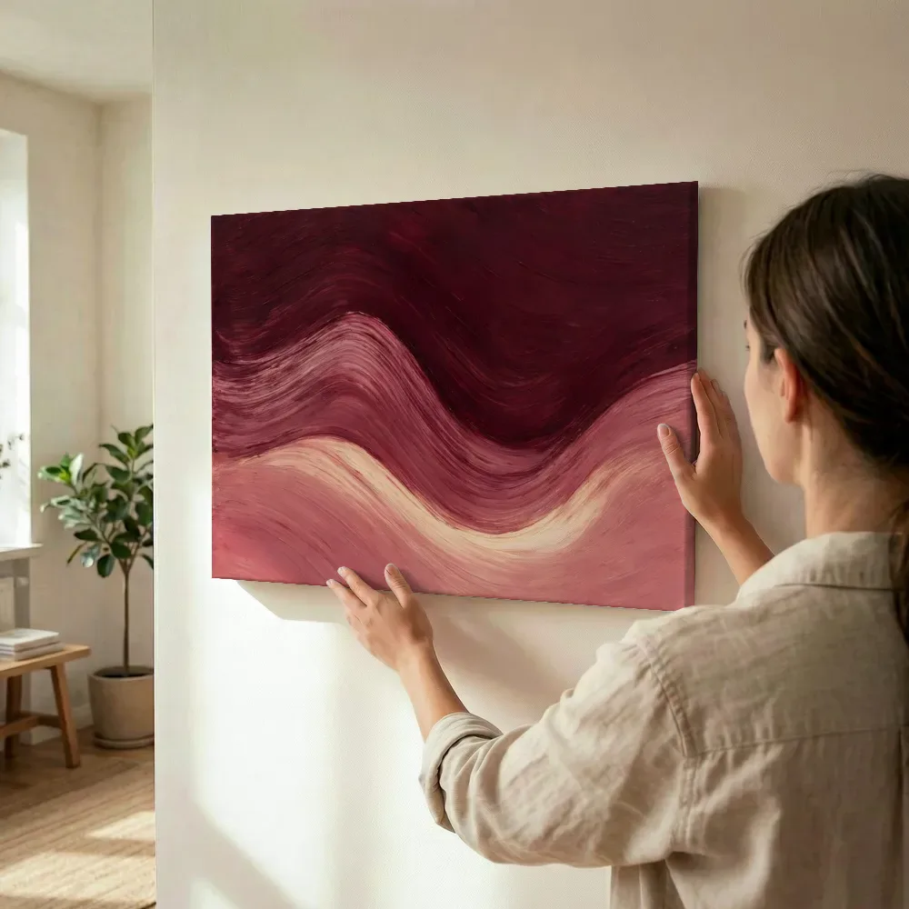 Sfeerimpressie: Twee vlakken paletmes, stoffig roze in bordeaux terwijl het wordt opgehangen