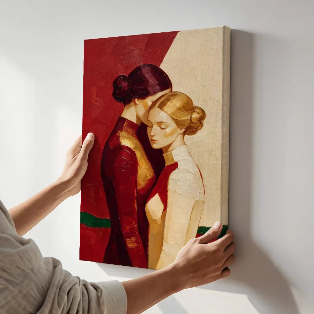 Sfeerimpressie: Twee vrouwen, olieverf in donker granaatappel terwijl het aan de muur wordt gehangen