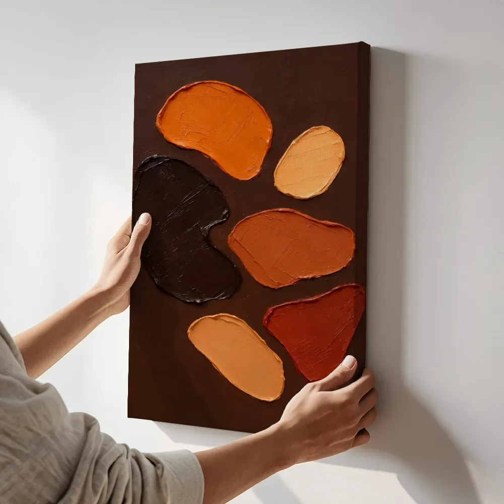 Sfeerimpressie: Veeg paletmes, terracotta terwijl het aan de muur wordt gehangen