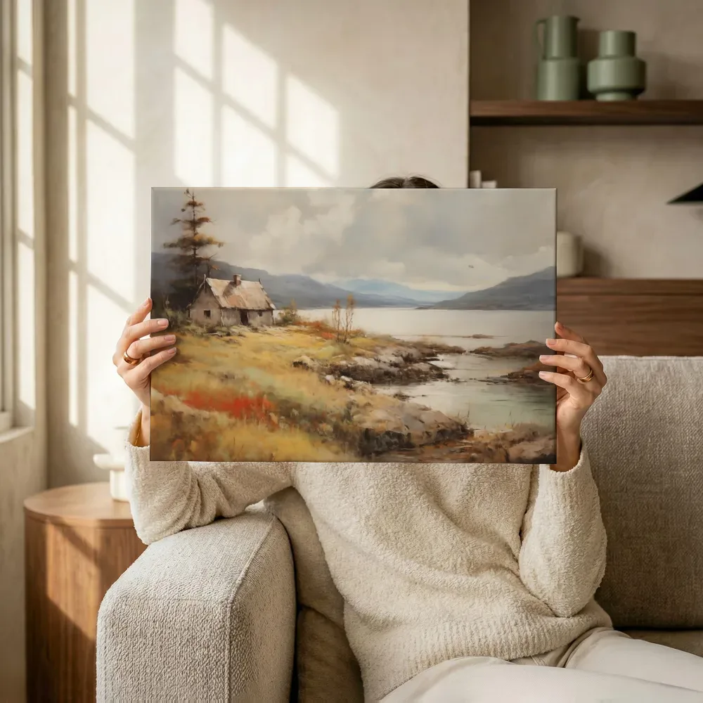 Sfeerimpressie: Verlaten hut aan het meer terwijl het omhoog wordt gehouden