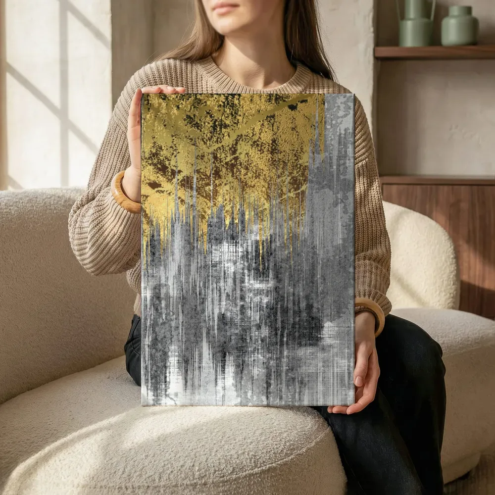 Sfeerimpressie: Verticale glitch textuur met diagonaal goud terwijl het zittend wordt getoond