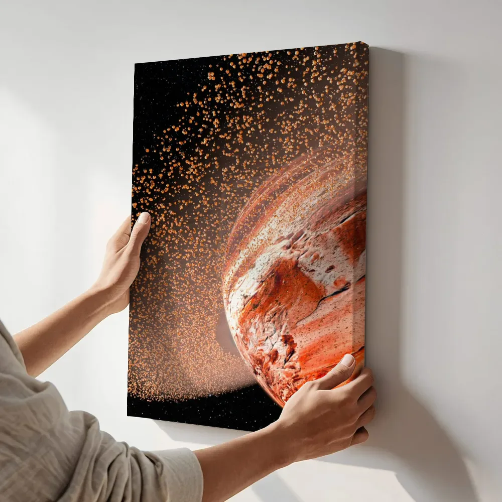 Sfeerimpressie: Verweerde planeet in een stofring terwijl het aan de muur wordt gehangen