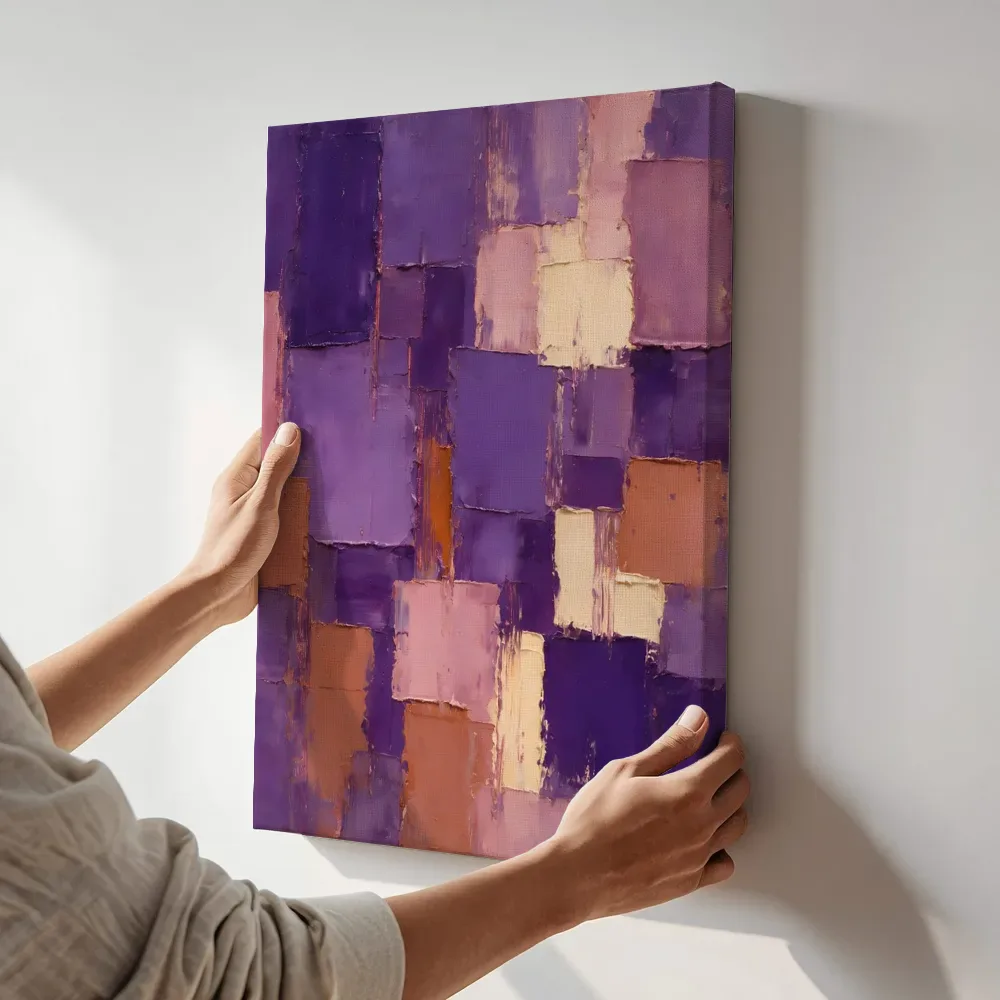 Sfeerimpressie: Violet en oud roze als een muur van stenen terwijl het aan de muur wordt gehangen
