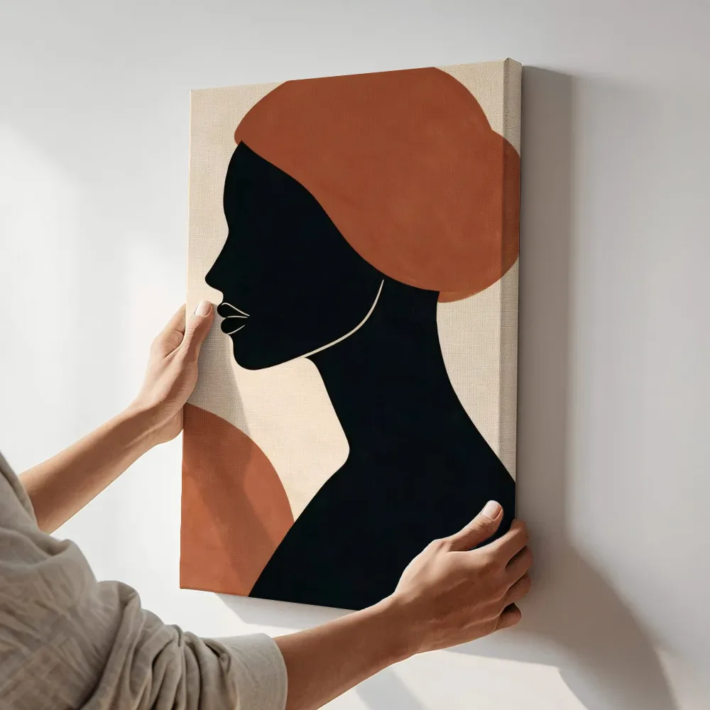 Sfeerimpressie: Vrouw en profil in terracotta 2 terwijl het aan de muur wordt gehangen