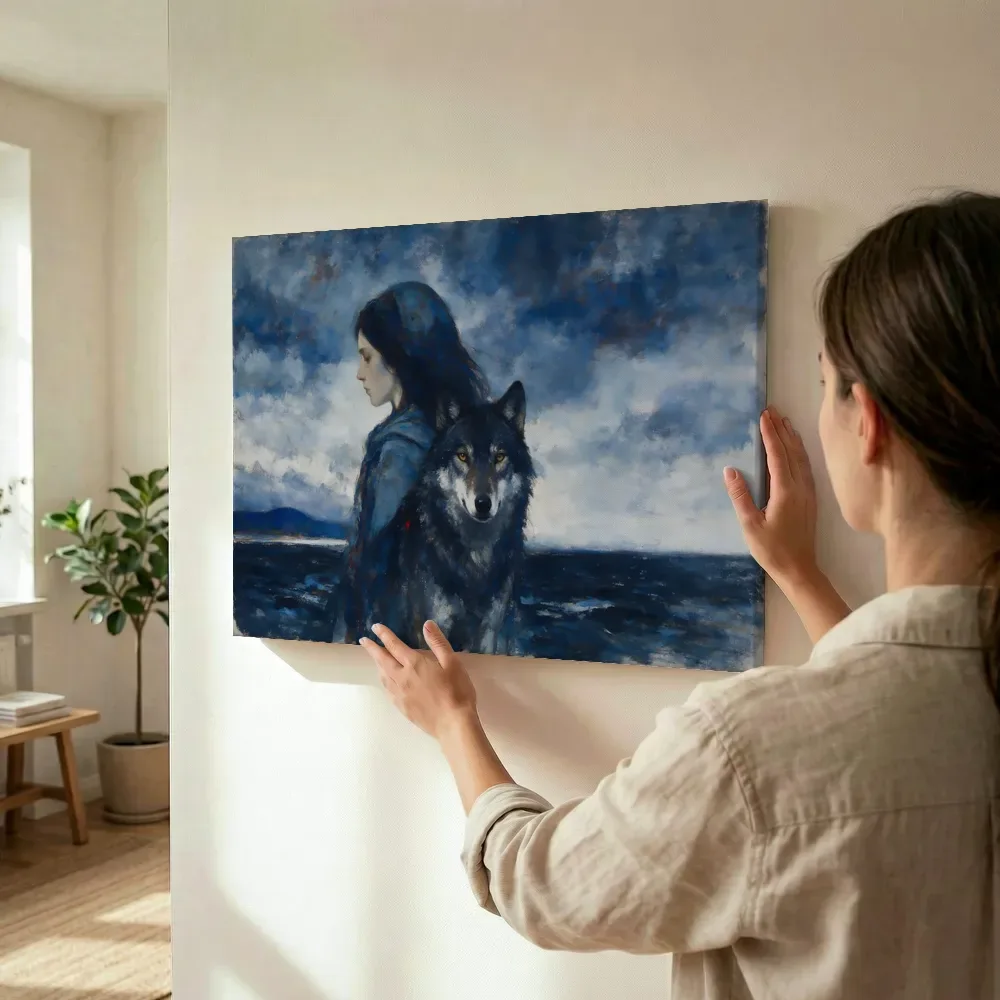 Sfeerimpressie: Vrouw met wolf aan zee terwijl het wordt opgehangen