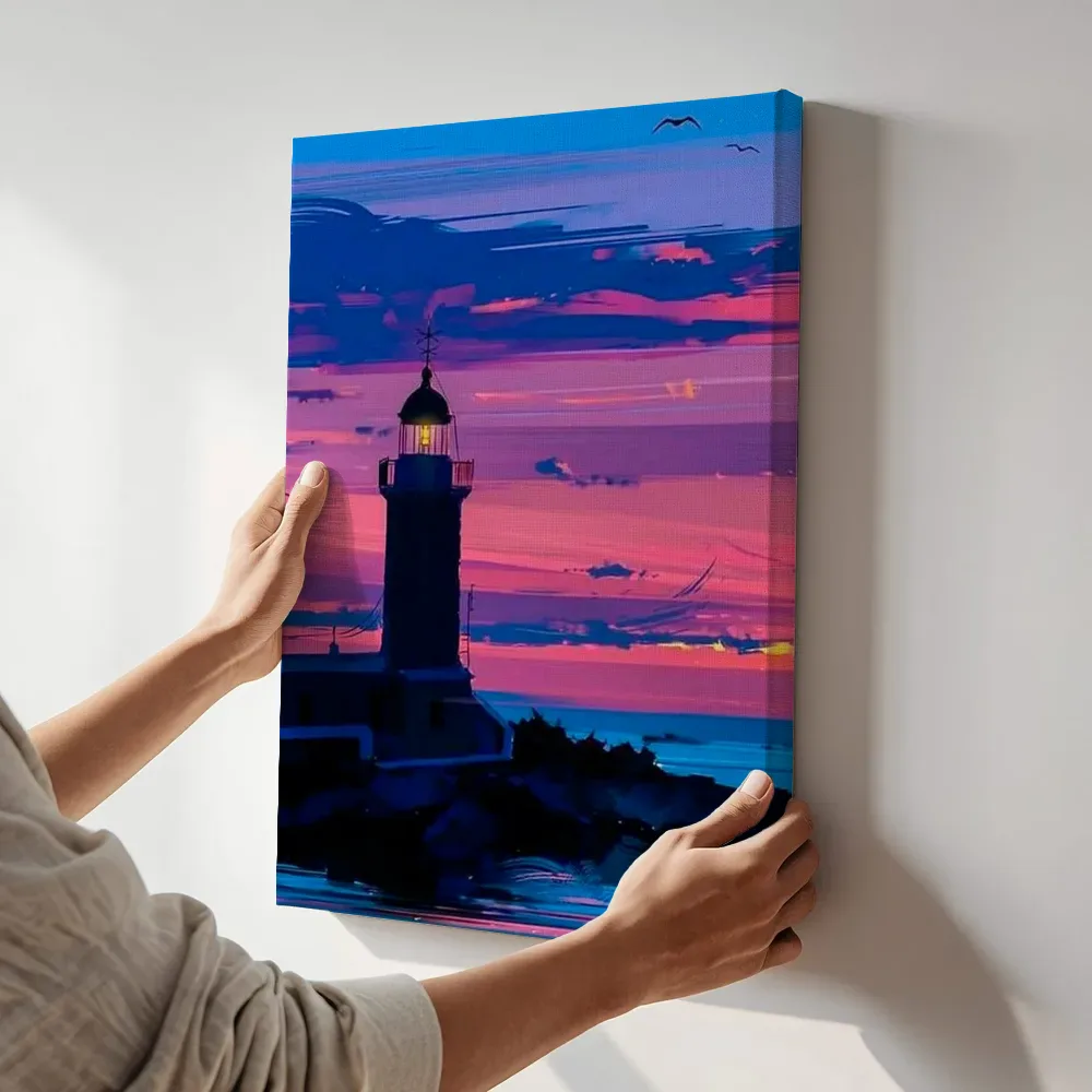 Sfeerimpressie: Vuurtoren silhouet in paarse schemering terwijl het aan de muur wordt gehangen