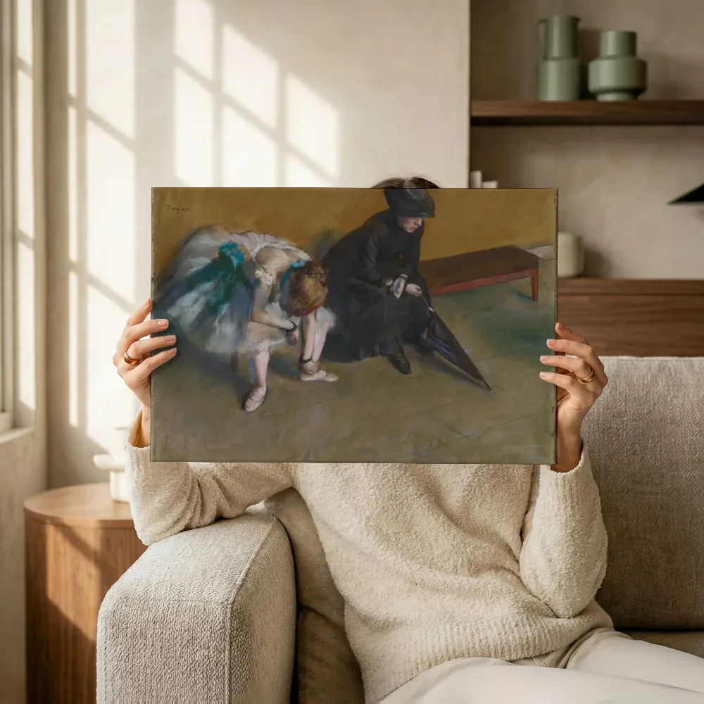 Sfeerimpressie: Waiting van Edgar Degas terwijl het omhoog wordt gehouden