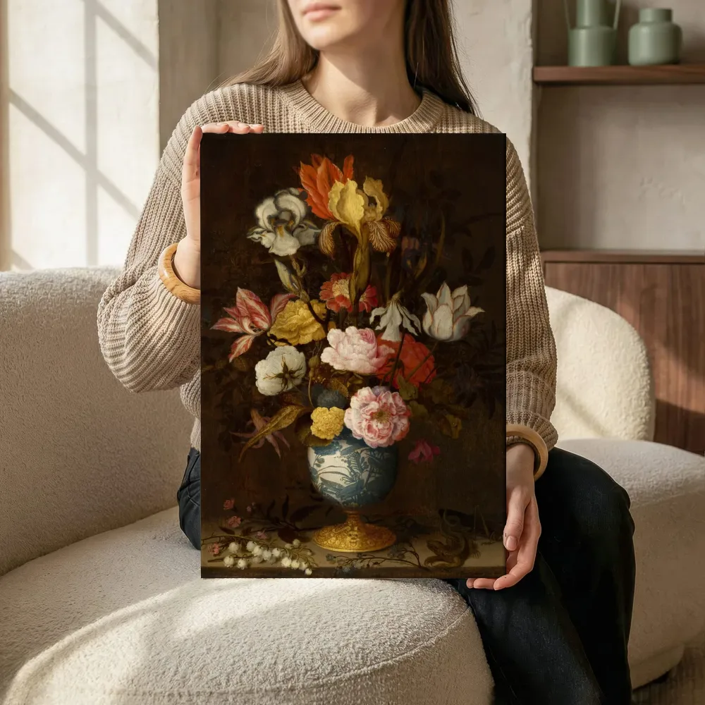 Sfeerimpressie: Wan-li vaas met bloemen van Balthasar van der Ast terwijl het zittend wordt getoond