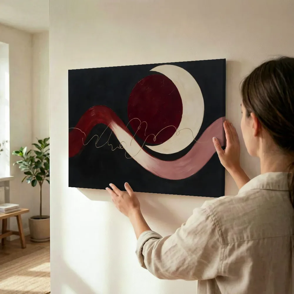 Sfeerimpressie: Wassende maan Retro Shapes in bordeaux 3 terwijl het wordt opgehangen