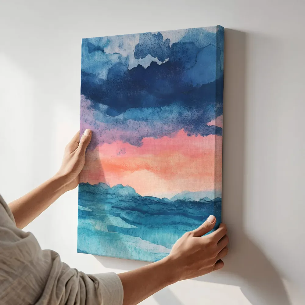Sfeerimpressie: Zonsondergang boven zee schilderij terwijl het aan de muur wordt gehangen