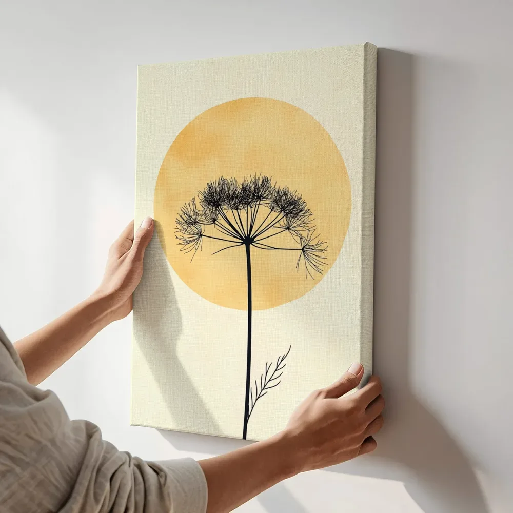 Sfeerimpressie: Wilde schermbloem bij zonsondergang terwijl het aan de muur wordt gehangen