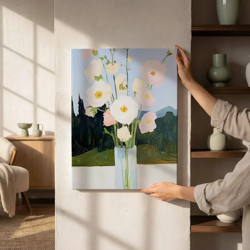 Sfeerimpressie: Witte anemonen in glazen vaas naast de kast