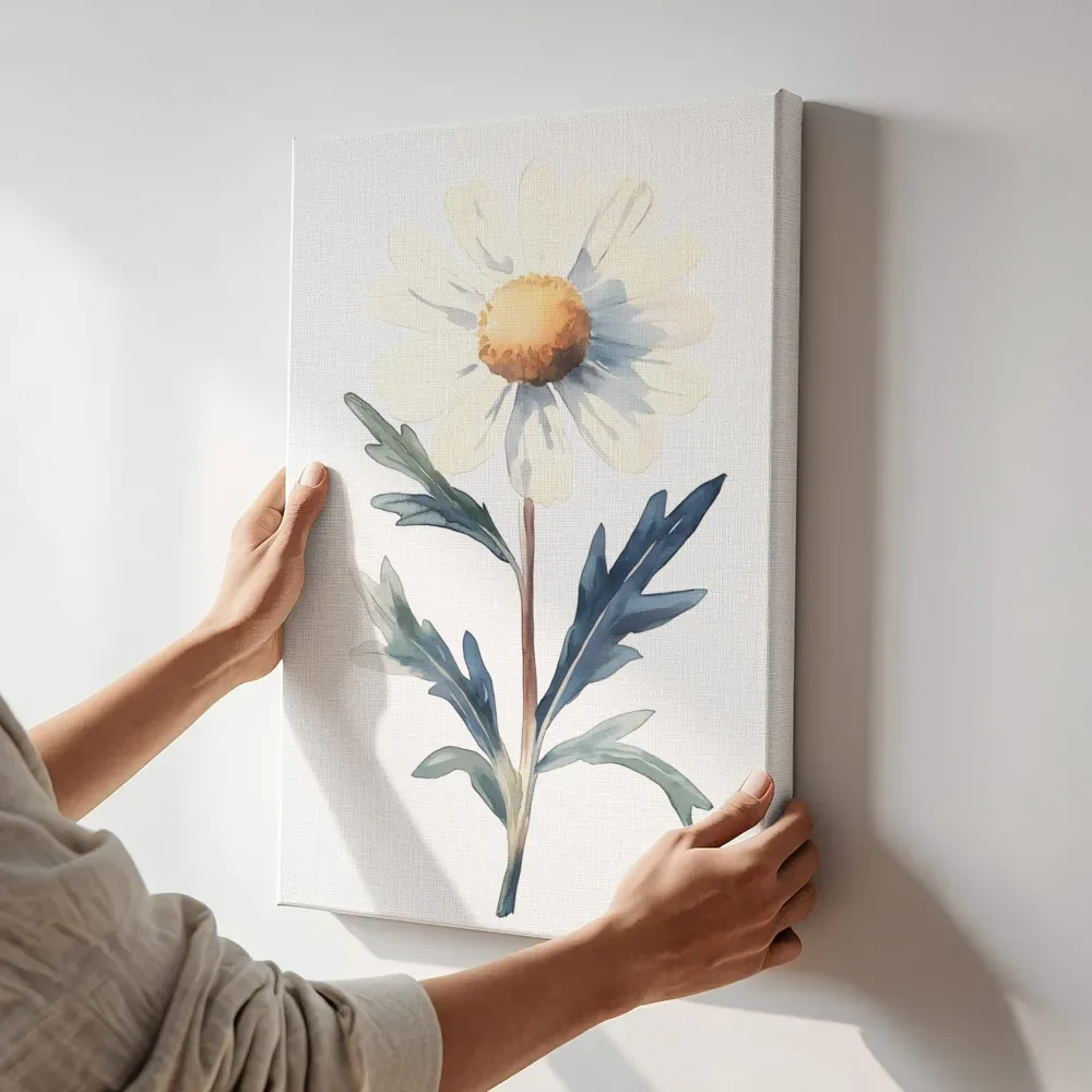 Sfeerimpressie: Witte margriet aquarel met blauw blad terwijl het aan de muur wordt gehangen