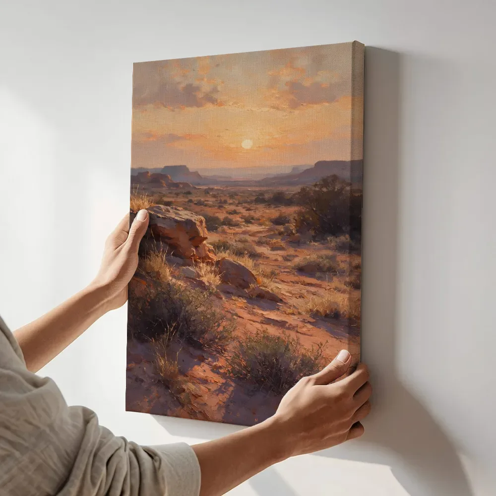 Sfeerimpressie: Woestijn bij zonsondergang op rode aarde terwijl het aan de muur wordt gehangen