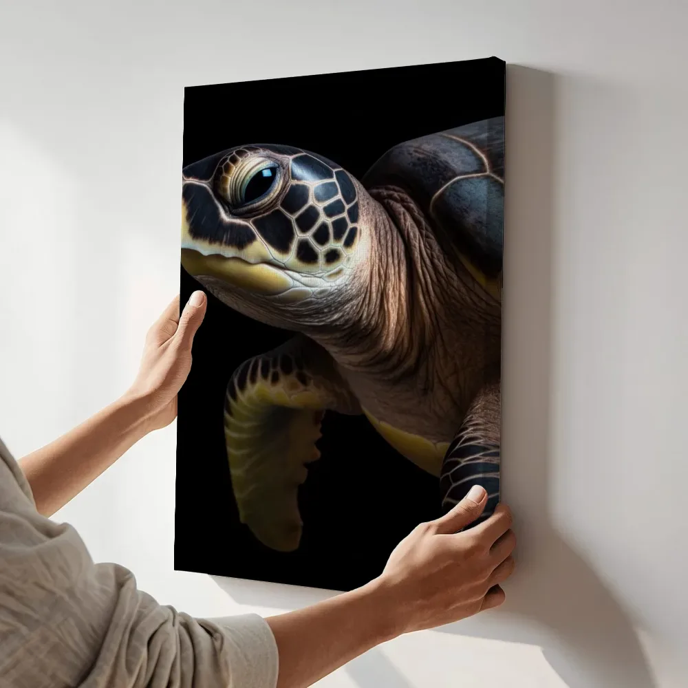 Sfeerimpressie: Zeeschildpad zijportret terwijl het aan de muur wordt gehangen