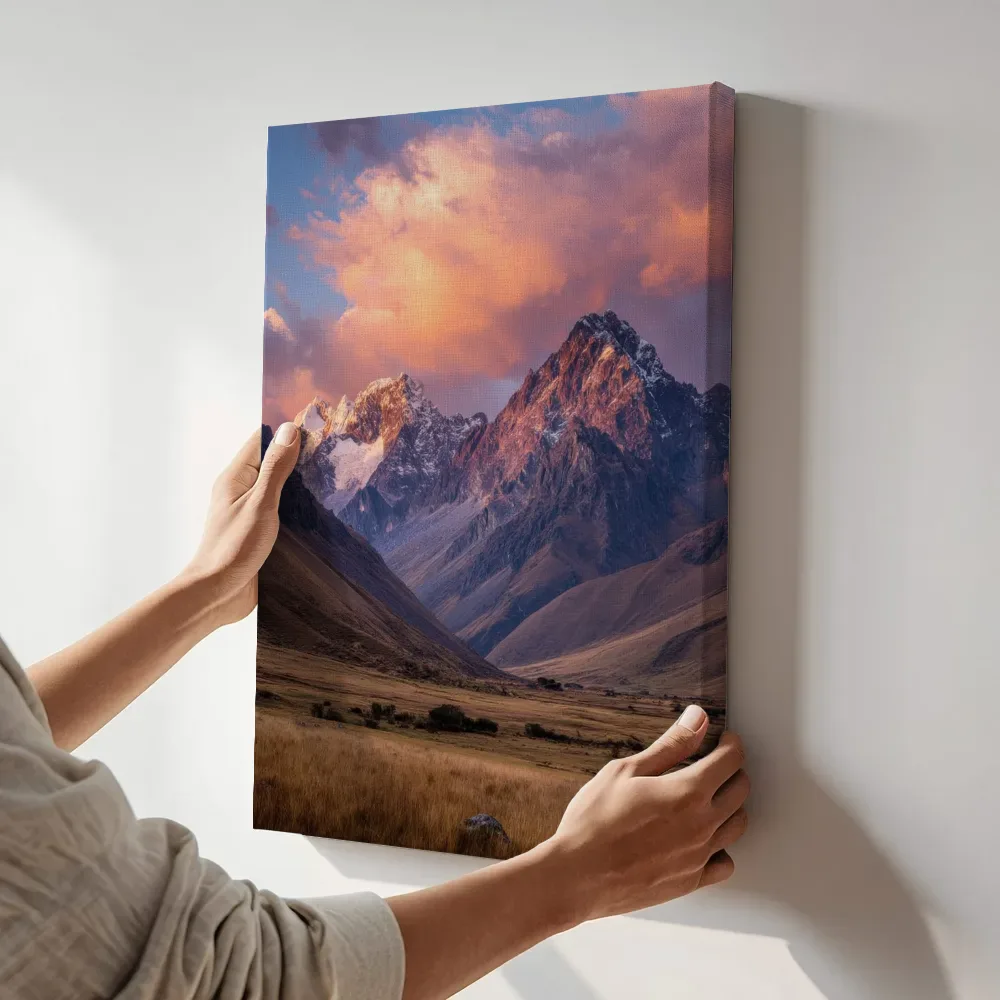 Sfeerimpressie: Zonsondergang boven het bergdal terwijl het aan de muur wordt gehangen