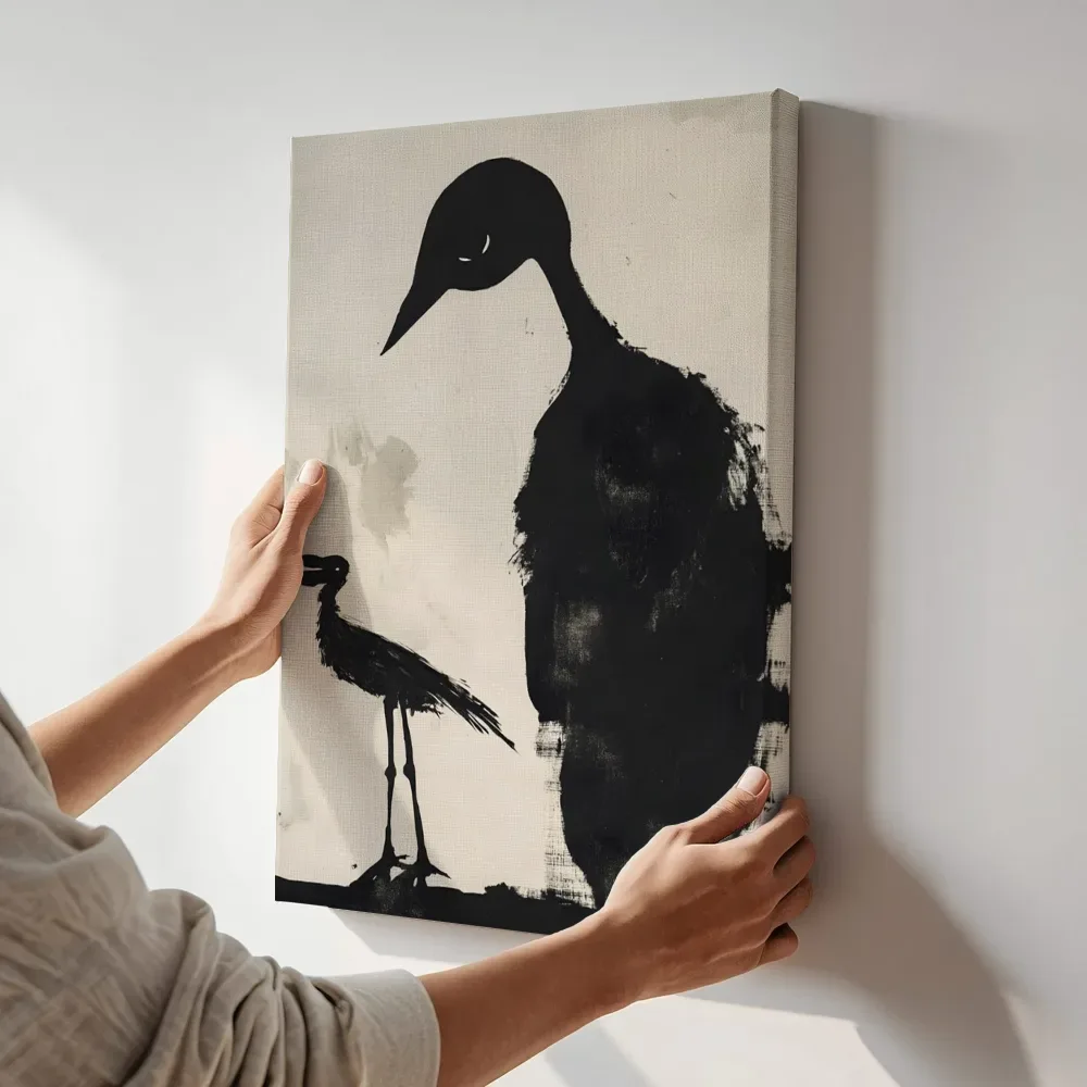 Sfeerimpressie: Zwarte kraanvogels terwijl het aan de muur wordt gehangen