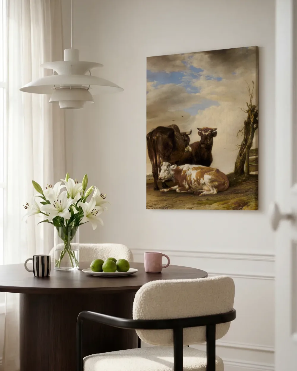 Twee koeien en een jonge stier bij een hek in een weiland van Paulus Potter, canvas schilderij uit de collectie paulus potter