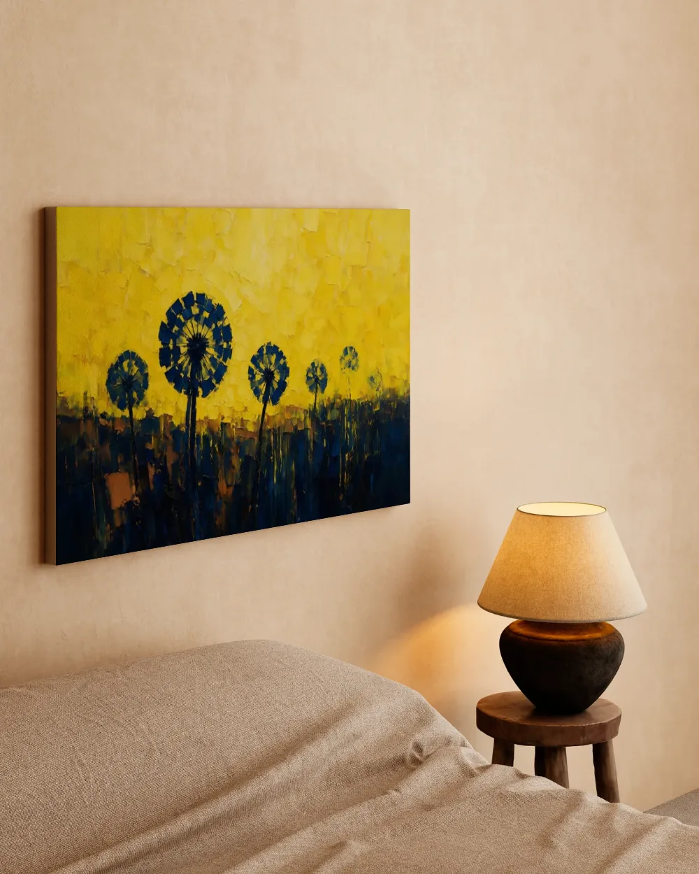 Paardenbloem in het landschap in blauwgeel, canvas schilderij uit de collectie paardenbloem